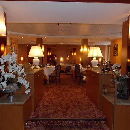 Hotel Chambord 2*
